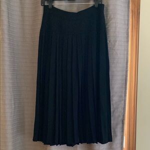 St. John Black Knit pleated skirt